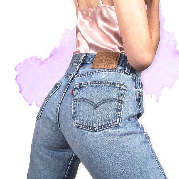 SOLD🌸Vtg 501 Light Wash Distressed Levis 26🌸 - Picture 3 of 8